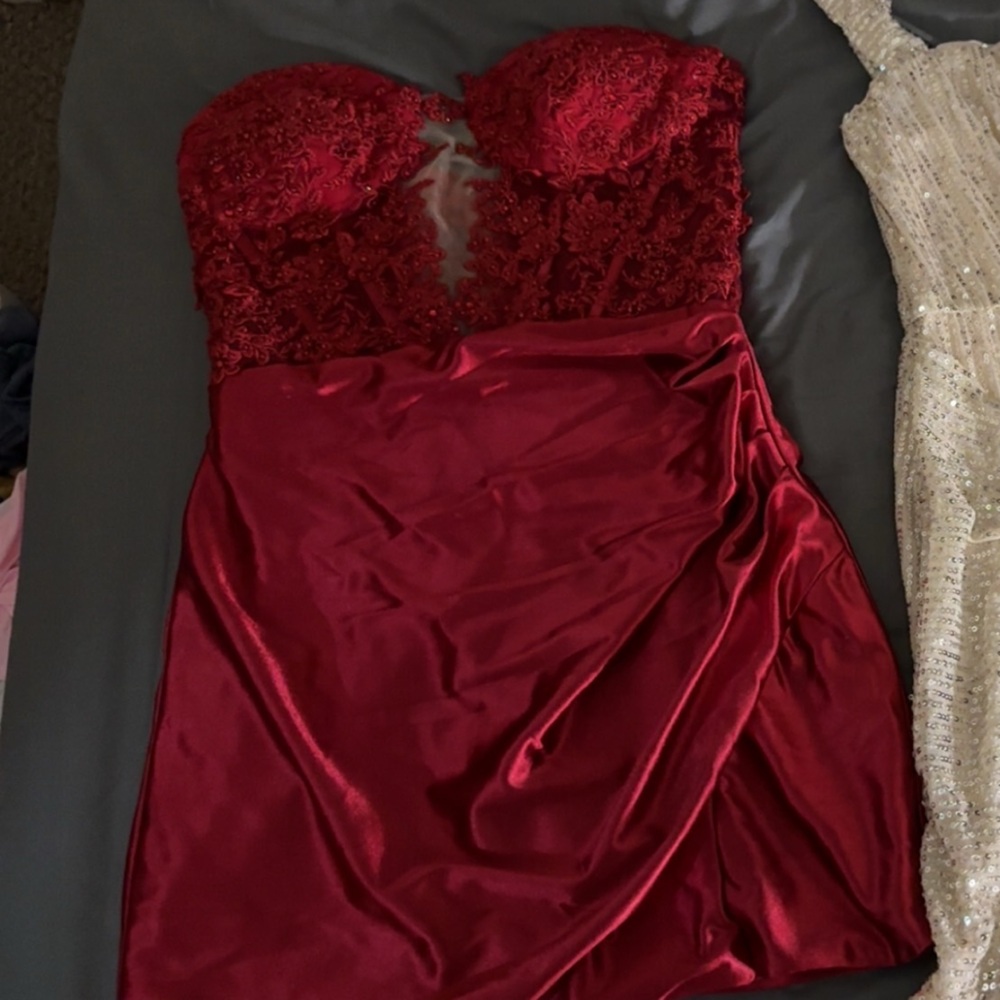 Elegant Red Hoco Dress!!